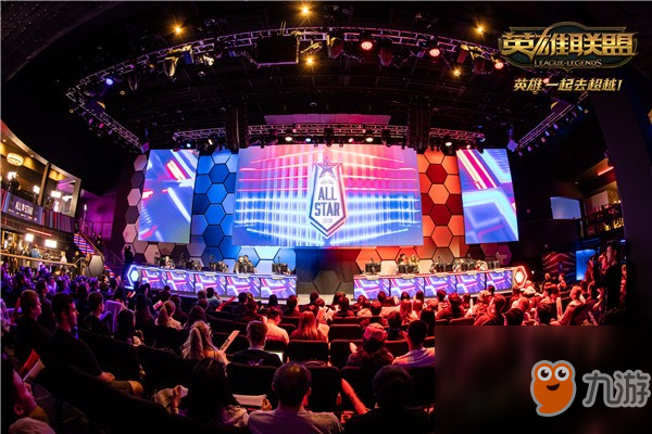 全球细节拉满！国外玩家用黏土制作《绝地求生》角色和道具